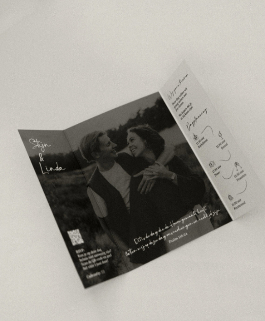 Luikvouw trouwkaart zwart wit