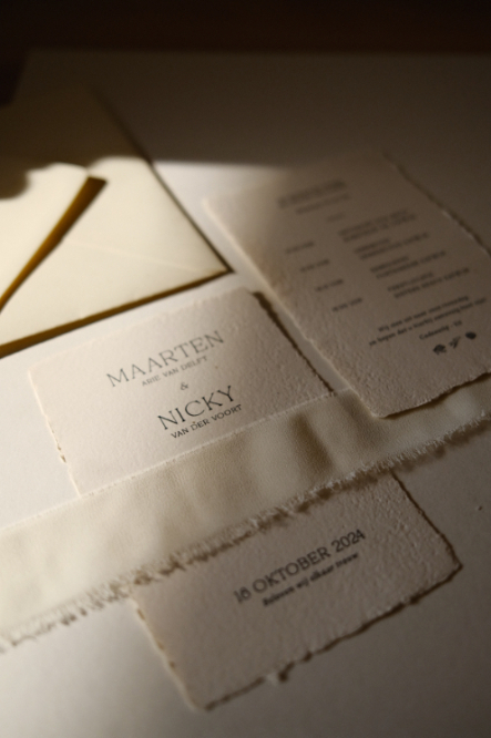 Trouwkaart geschept papier