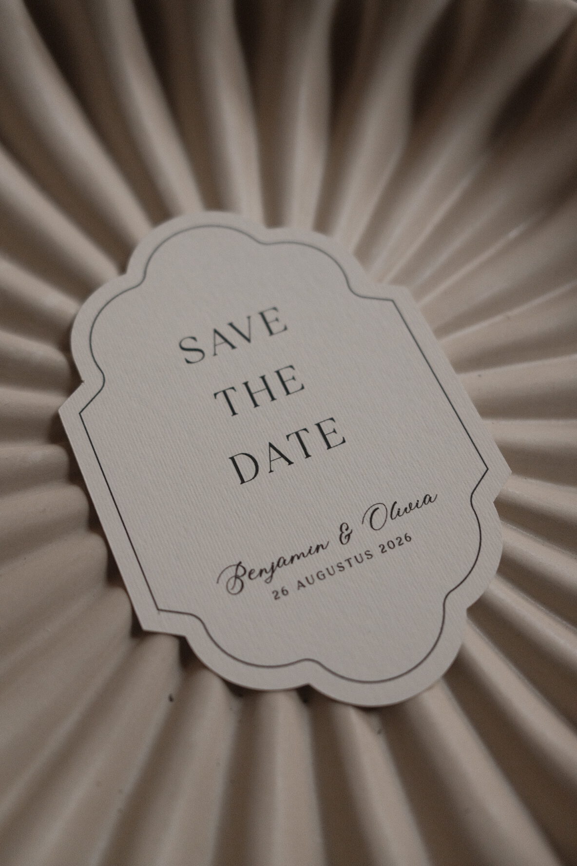 Vintage save the date kaart in vintage vorm